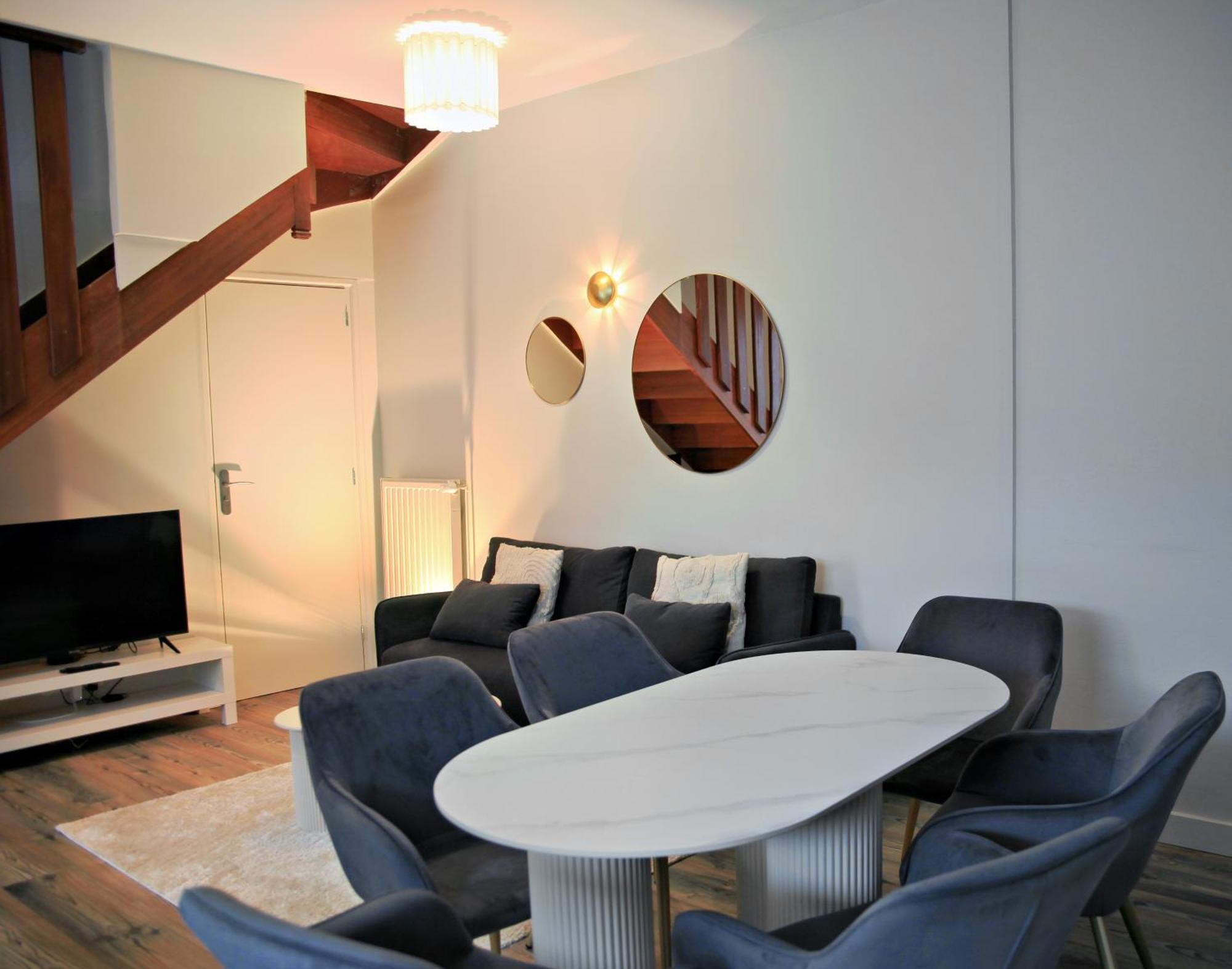 Hotel Restaurant Les Capucins แบลฟอร์ ภายนอก รูปภาพ